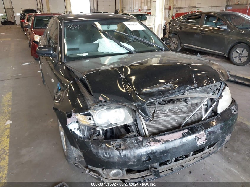 2004 Audi A4 1.8T Quattro VIN: WAULC68E54A250807 Lot: 39751592