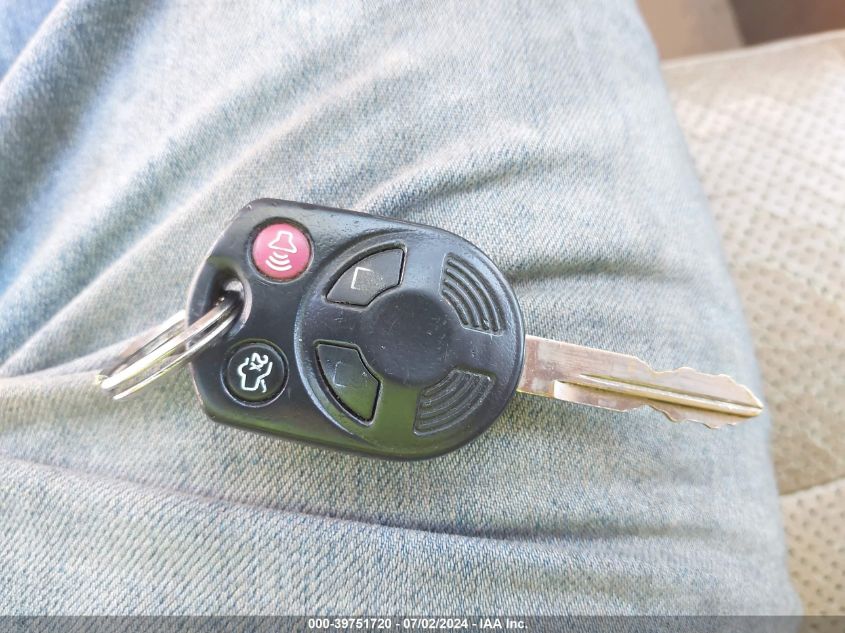 2011 Ford Expedition Xlt/King Ranch VIN: 1FMJU1J58BEF02250 Lot: 39751720