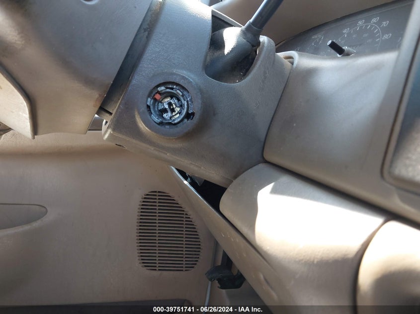 2001 Ford F-250 Lariat/Xl/Xlt VIN: 1FTNW21FX1EA02135 Lot: 39751741