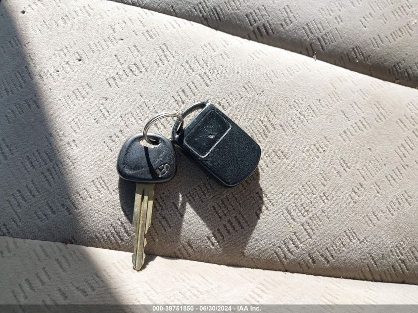 2004 Hyundai Elantra Gls/Gt VIN: KMHDN46D34U875524 Lot: 39751850