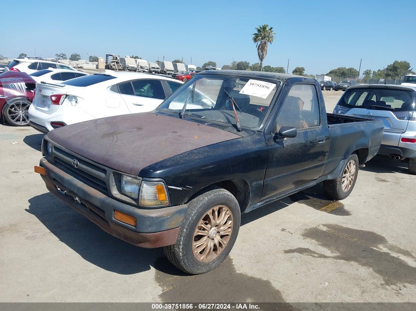 1992 Toyota Pickup 1/2 Ton Short Wheelbase VIN: JT4RN81A6N0089045 Lot: 39751856