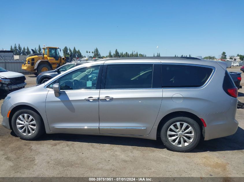 2017 Chrysler Pacifica Touring-L VIN: 2C4RC1BG5HR564632 Lot: 39751951