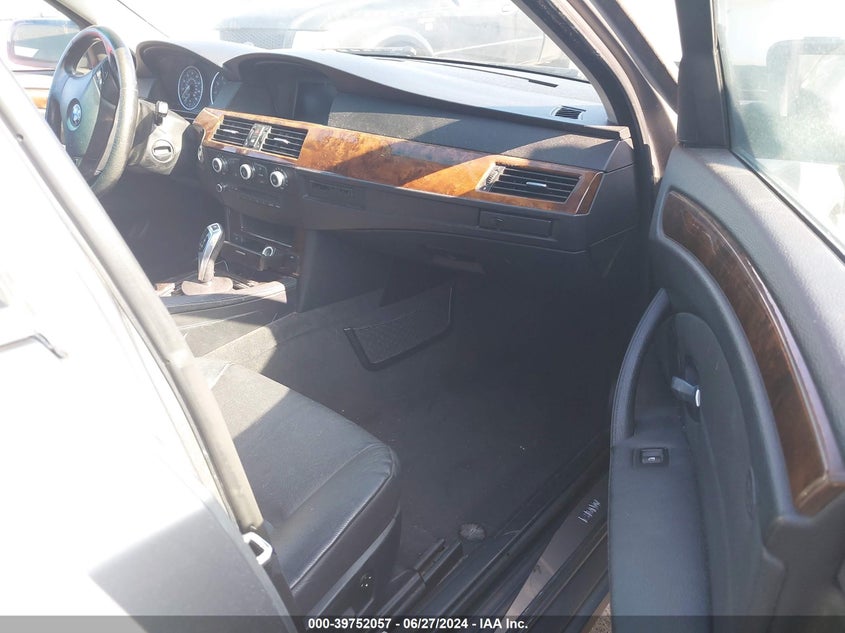 2008 BMW 528I VIN: WBANU53598CT03834 Lot: 39752057