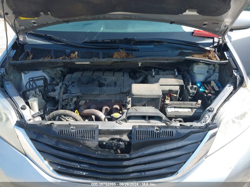 2011 Toyota Sienna Le VIN: 5TDKA3DC8BS006656 Lot: 39752095