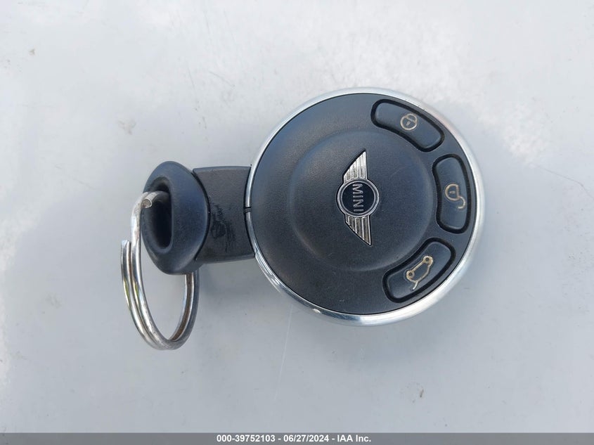 2008 Mini Cooper S Clubman VIN: WMWMM33518TP71900 Lot: 39752103