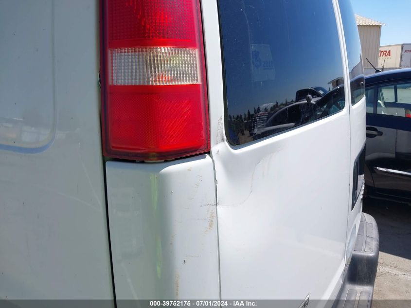 2005 Chevrolet Express VIN: 1GCFH15T151155315 Lot: 39752175