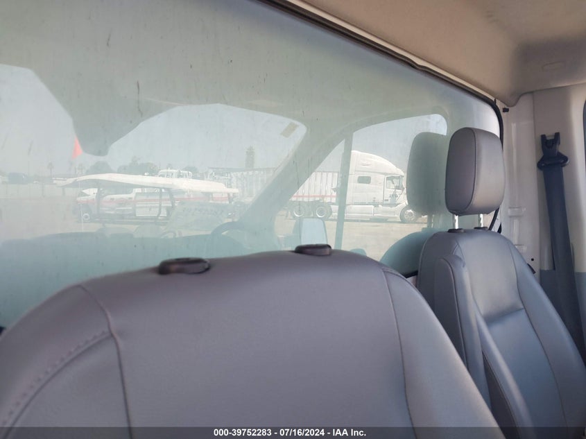 VIN 1FDBF8ZM6JKA65917 2018 FORD TRANSIT-350 CAB