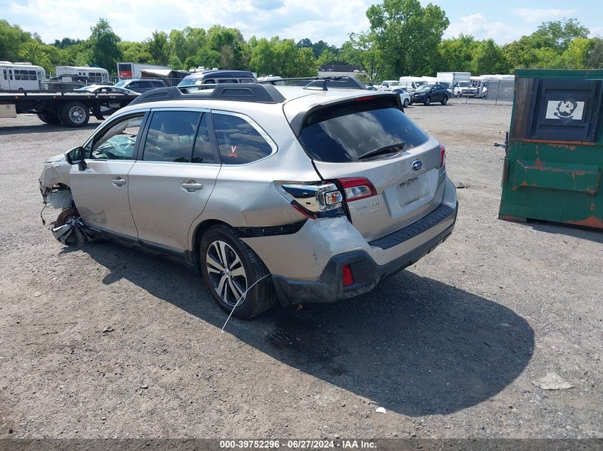 VIN 4S4BSENC9J3223121 2018 SUBARU OUTBACK 3.6R LIMITED