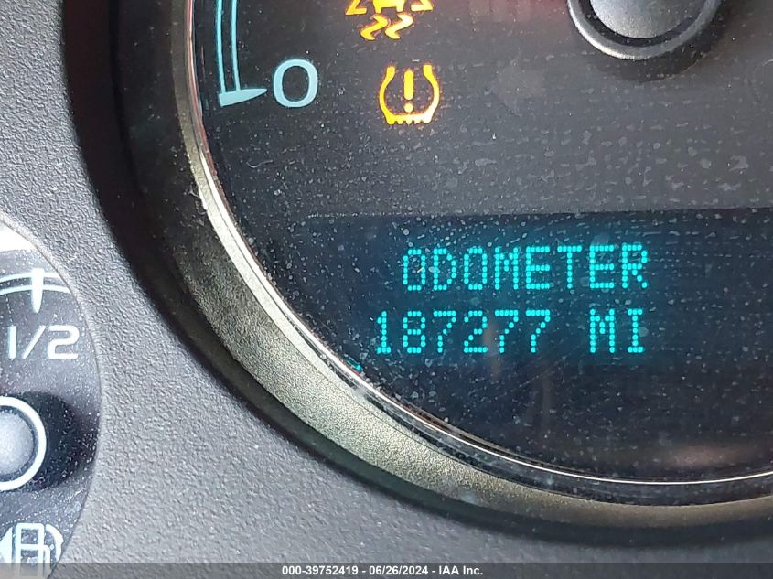 2011 Chevrolet Tahoe Lt VIN: 1GNSKBE0XBR143843 Lot: 39752419