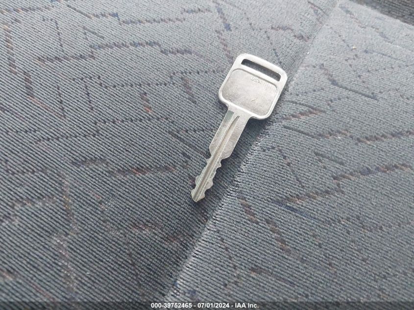 2001 Chevrolet Tracker Hard Top Lt VIN: 2CNBE634516947082 Lot: 39752465