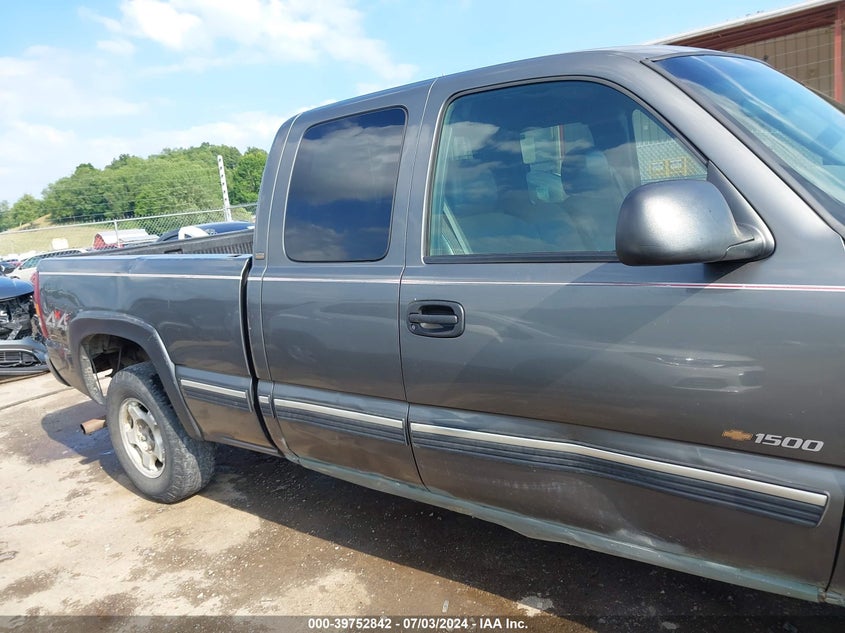 2002 Chevrolet Silverado 1500 VIN: 2GCEK19T821195761 Lot: 39752842