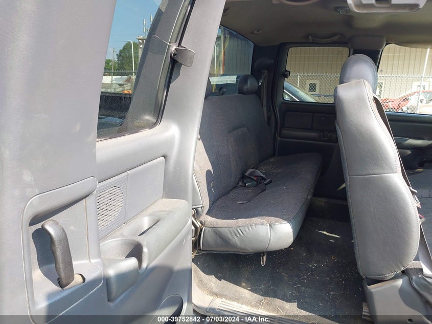 2002 Chevrolet Silverado 1500 VIN: 2GCEK19T821195761 Lot: 39752842