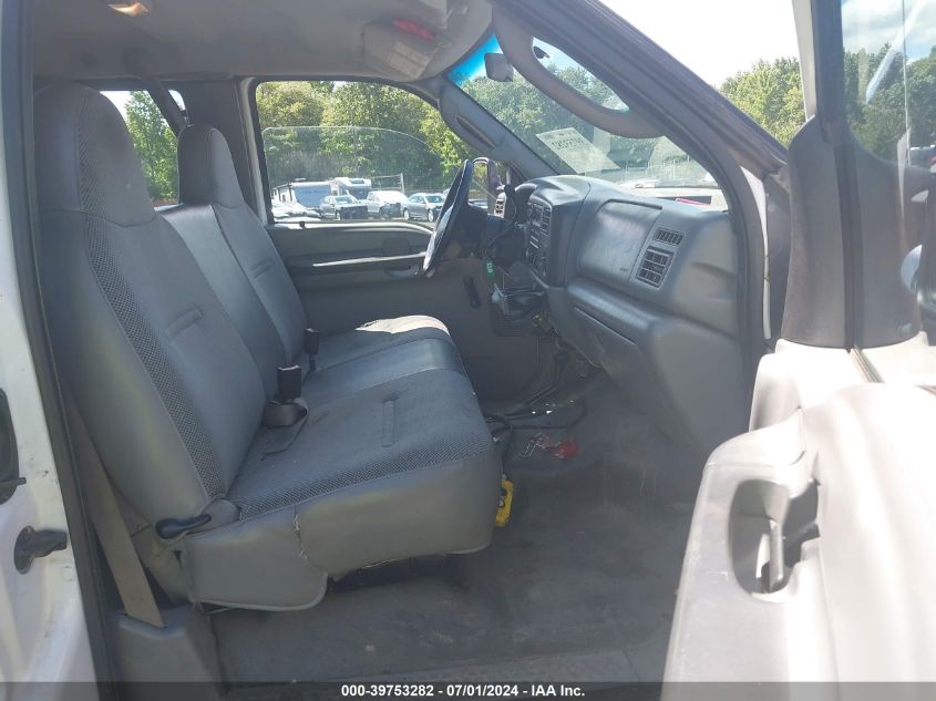 2004 Ford F-450 Lariat/Xl/Xlt VIN: 1FDXX47PX4EC88361 Lot: 39753282