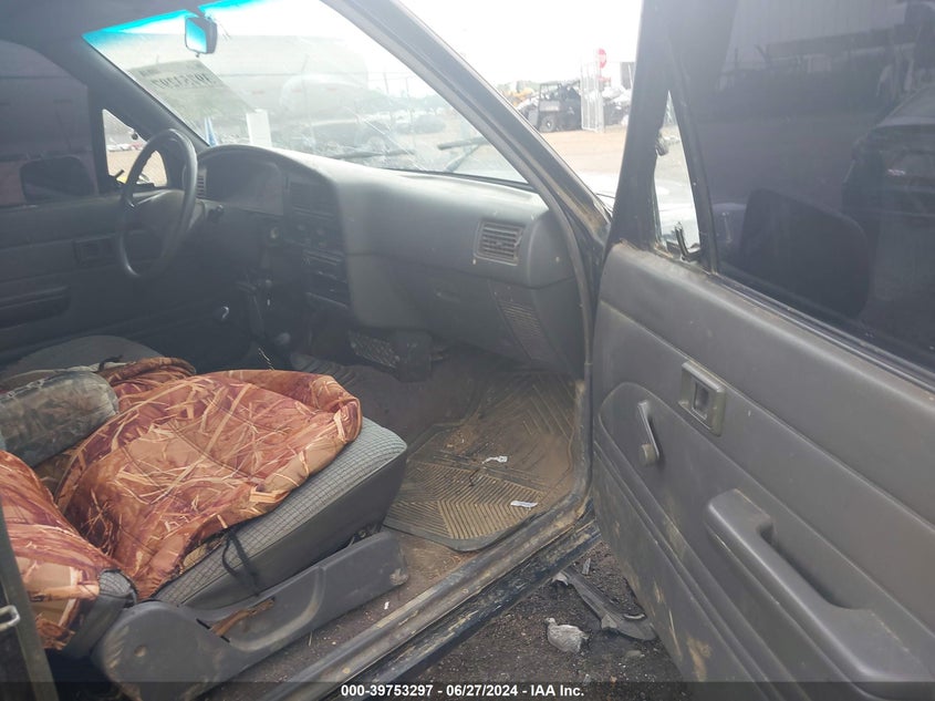 1991 Toyota Pickup 1/2 Ton Ex Lng Whlbse Dlx VIN: JT4VN13D2M5042108 Lot: 39753297