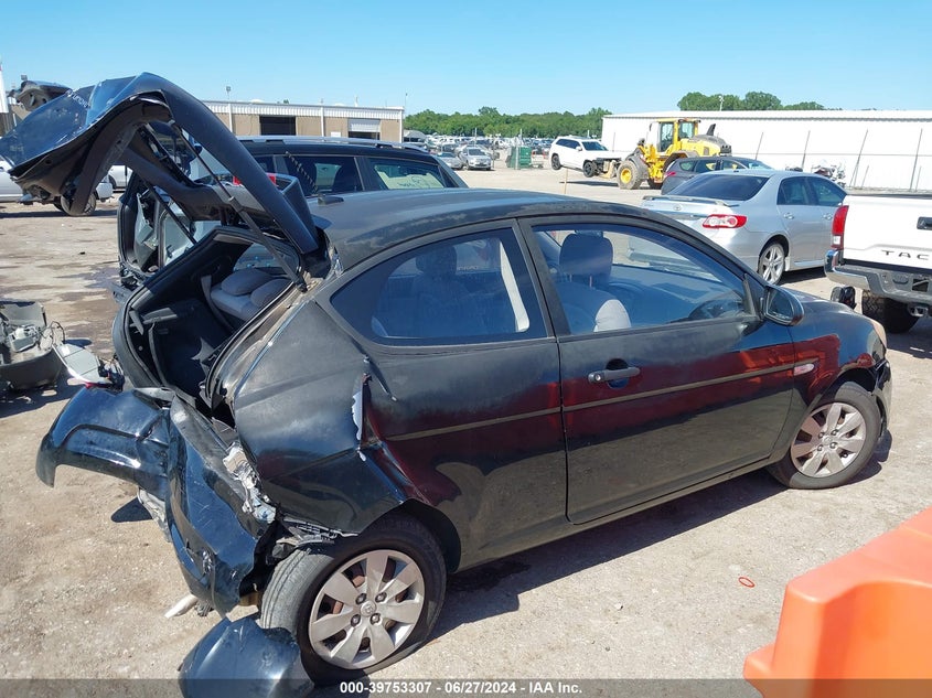 2009 Hyundai Accent Gs VIN: KMHCM36C89U126614 Lot: 39753307