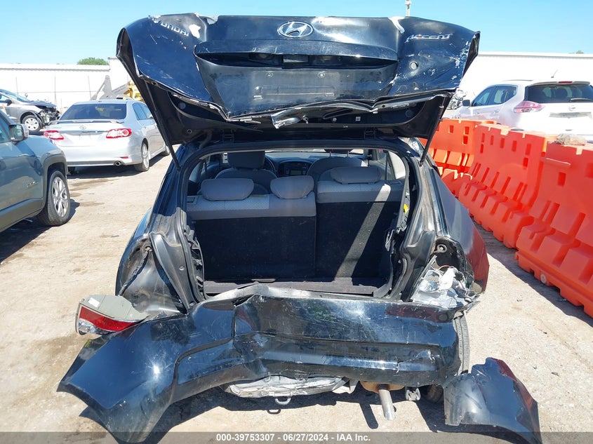 2009 Hyundai Accent Gs VIN: KMHCM36C89U126614 Lot: 39753307