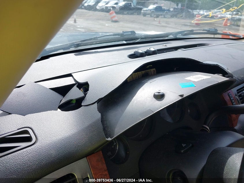 2007 Chevrolet Tahoe K1500 VIN: 1GNFK13067R159172 Lot: 39753436