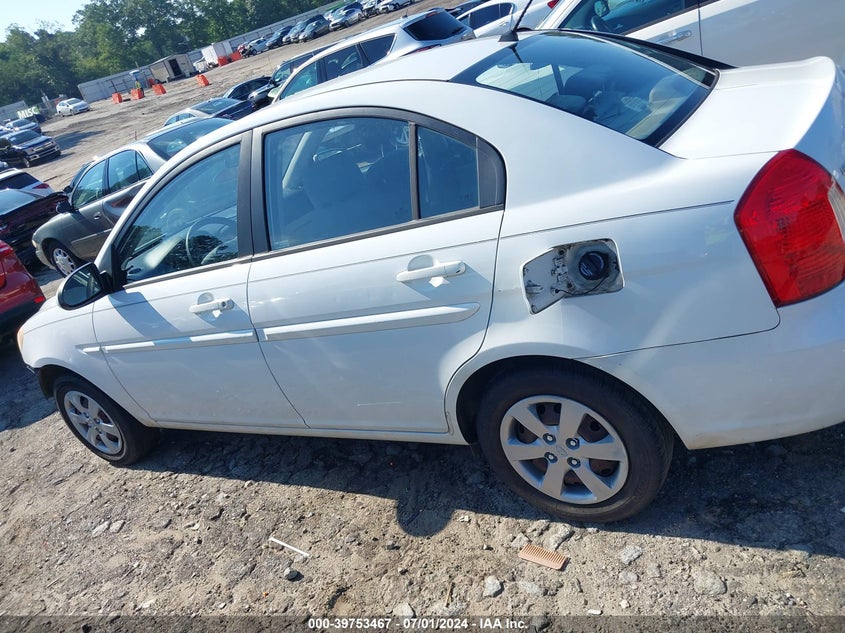 2008 Hyundai Accent Gls VIN: KMHCN46C58U189929 Lot: 39753467