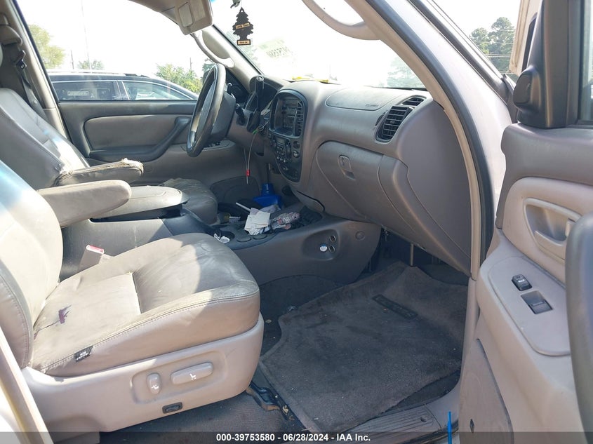 2005 Toyota Sequoia Sr5 V8 VIN: 5TDZT34A95S257102 Lot: 39753580