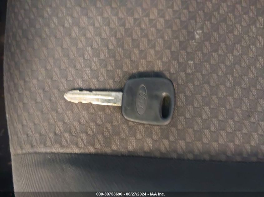 2005 Ford Focus Zx3 VIN: 3FAFP31N95R152583 Lot: 39753690