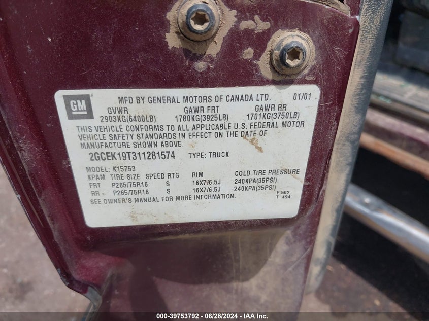 2001 Chevrolet Silverado K1500 VIN: 2GCEK19T311281574 Lot: 39753792