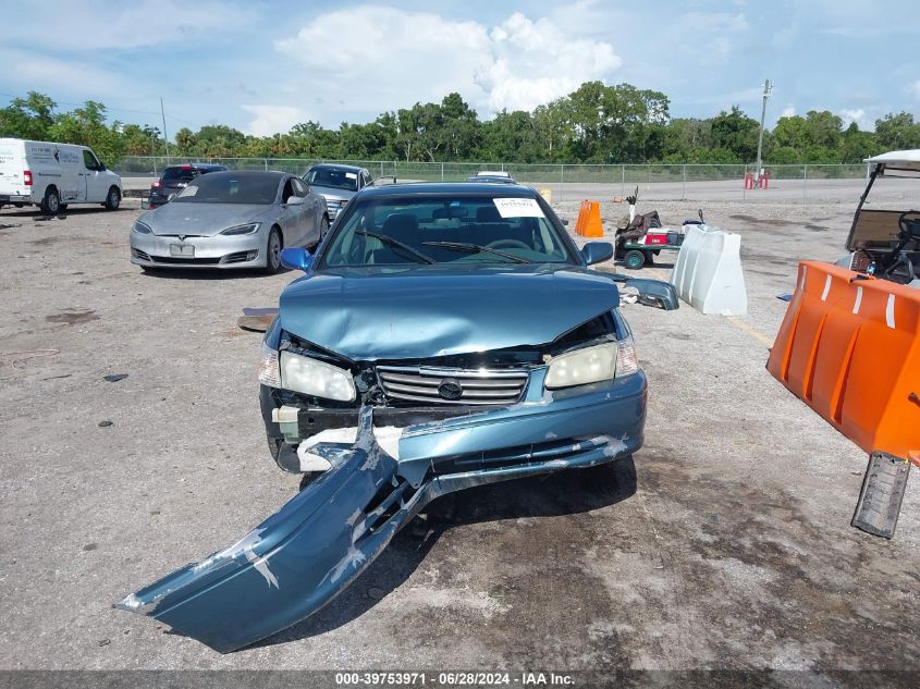 2000 Toyota Camry Le VIN: 4T1BG22K1YU958949 Lot: 39753971