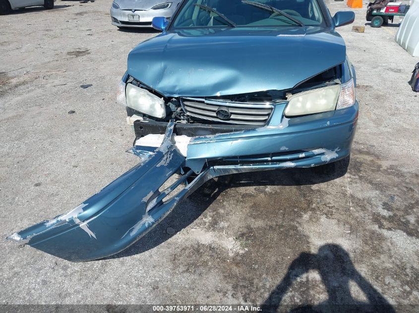 2000 Toyota Camry Le VIN: 4T1BG22K1YU958949 Lot: 39753971