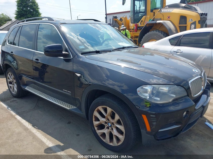 2013 BMW X5 xDrive35I/xDrive35I Premium/xDrive35I Sport Activity VIN: 5UXZV4C57D0B00823 Lot: 39754356