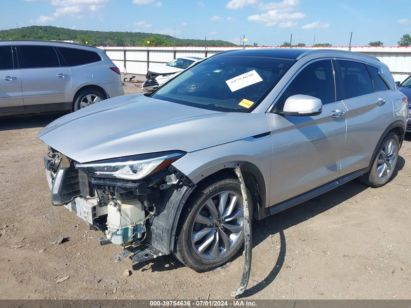 VIN 3PCAJ5M18KF131070 2019 INFINITI QX50 LUXE