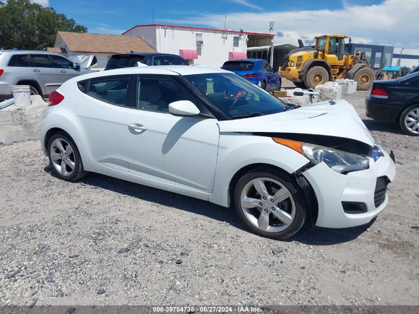 KMHTC6AD0DU123963 2013 Hyundai Veloster Base W/Gray