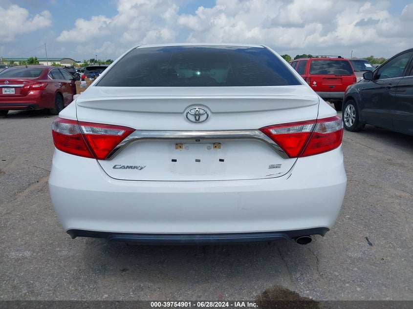 2015 Toyota Camry Se VIN: 4T1BF1FK1FU090875 Lot: 39754901