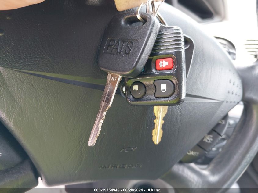 2000 Ford Focus Se VIN: 1FAFP34P3YW256954 Lot: 39754949