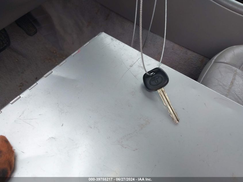 2000 Toyota Avalon Xls VIN: 4T1BF28B4YU074661 Lot: 39755217