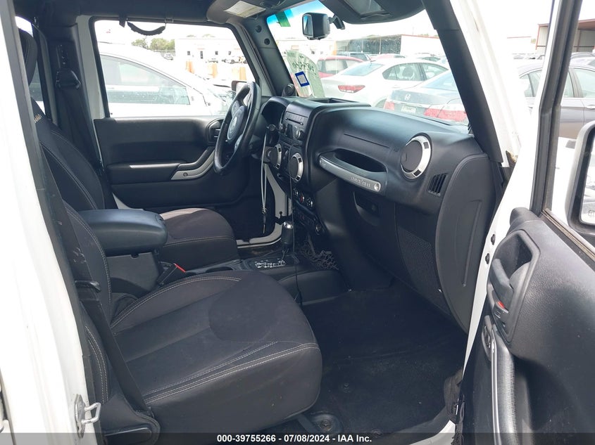 2014 JEEP WRANGLER UNLIMITED SAHARA - 1C4BJWEG8EL163693