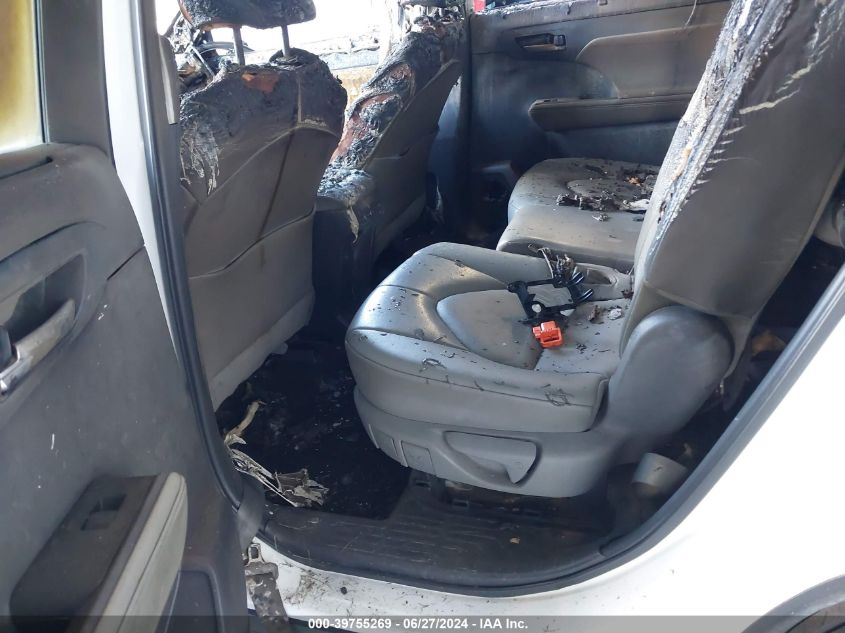 2022 Toyota Highlander Hybrid Xle VIN: 5TDGBRCHXNS547733 Lot: 39755269