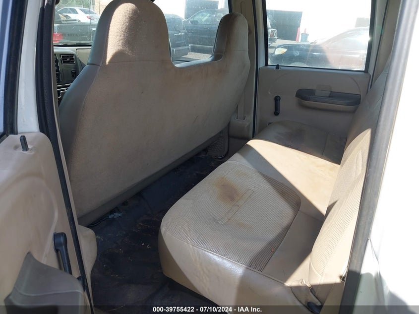 2000 Ford F-250 Lariat/Xl/Xlt VIN: 1FTNW20F0YEE01633 Lot: 39755422