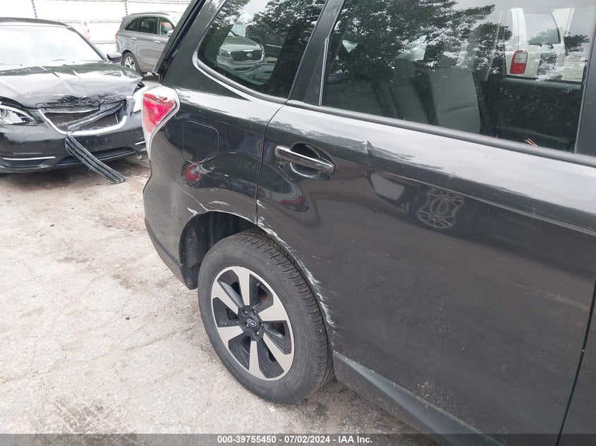 2018 Subaru Forester 2.5I Premium VIN: JF2SJAGCXJH471637 Lot: 39755450