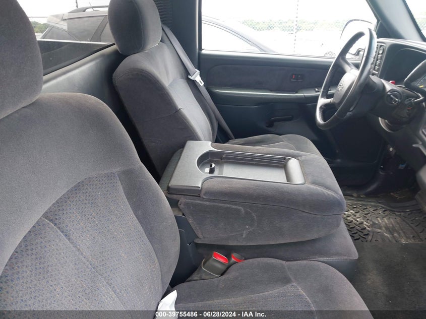 2000 Chevrolet Silverado K1500 VIN: 1GCEK14T6YZ208062 Lot: 39755486