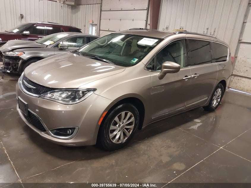 VIN 2C4RC1EG3JR204728 2018 CHRYSLER PACIFICA TOURING L PLUS