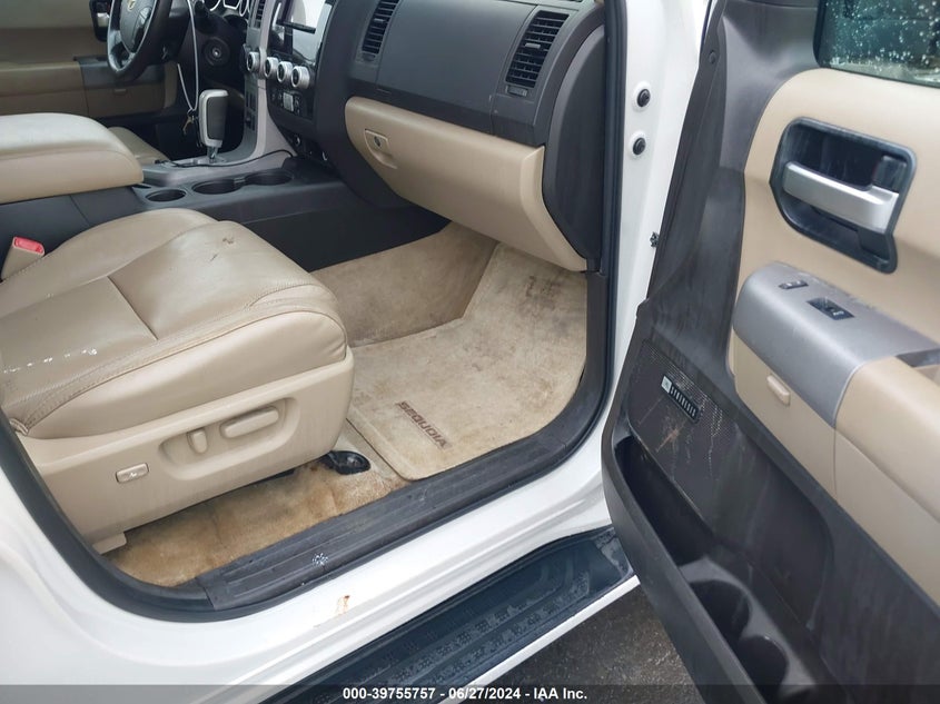 2008 Toyota Sequoia Platinum 5.7L V8 VIN: 5TDZY67A58S013515 Lot: 39755757