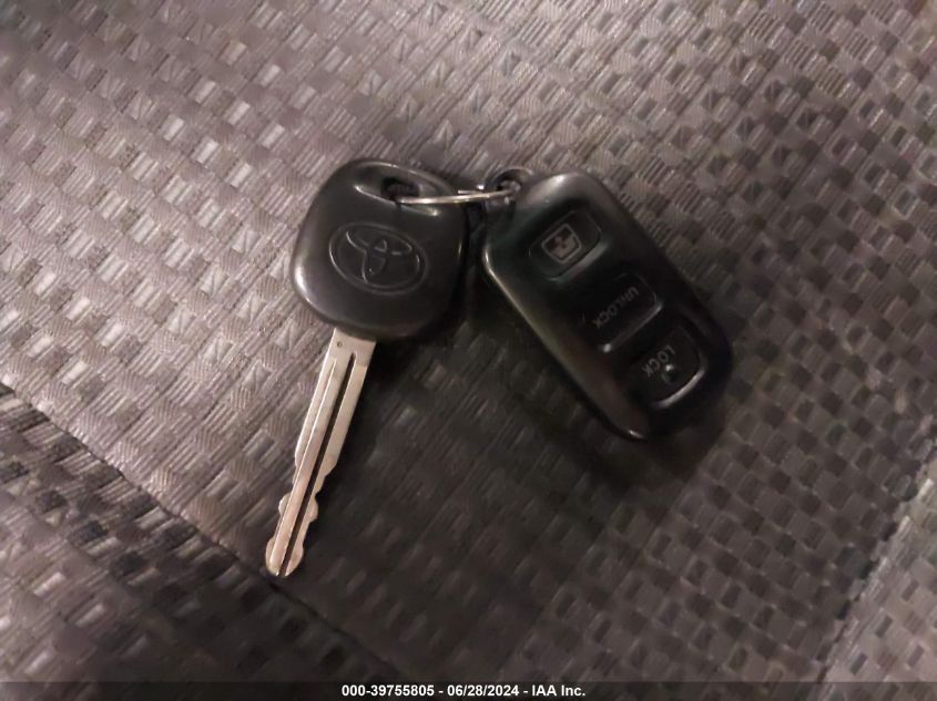 2004 Toyota 4Runner Sr5/Sport VIN: JTEBT14R940040111 Lot: 39755805