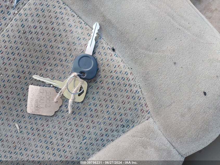 2002 Chevrolet Silverado 1500 Ls VIN: 2GCEK19T121111361 Lot: 39756231