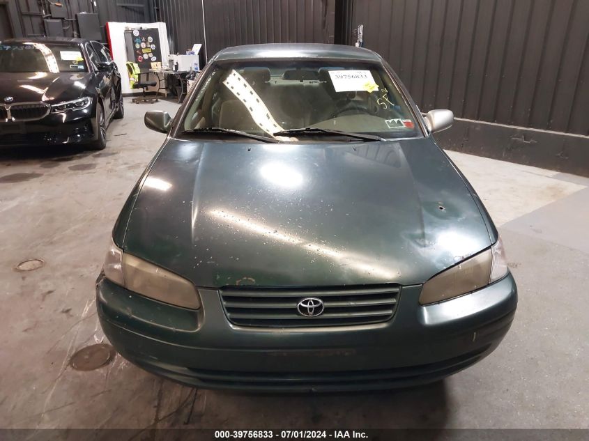 1999 Toyota Camry Ce VIN: 4T1BG22K2XU918748 Lot: 39756833