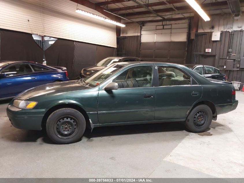 1999 Toyota Camry Ce VIN: 4T1BG22K2XU918748 Lot: 39756833