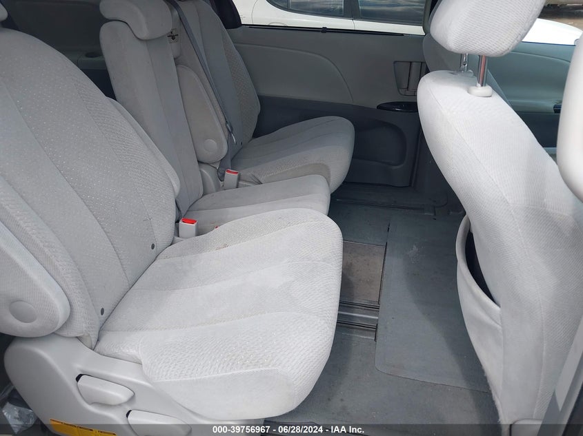 2011 Toyota Sienna Le V6 VIN: 5TDKK3DC9BS022720 Lot: 39756967