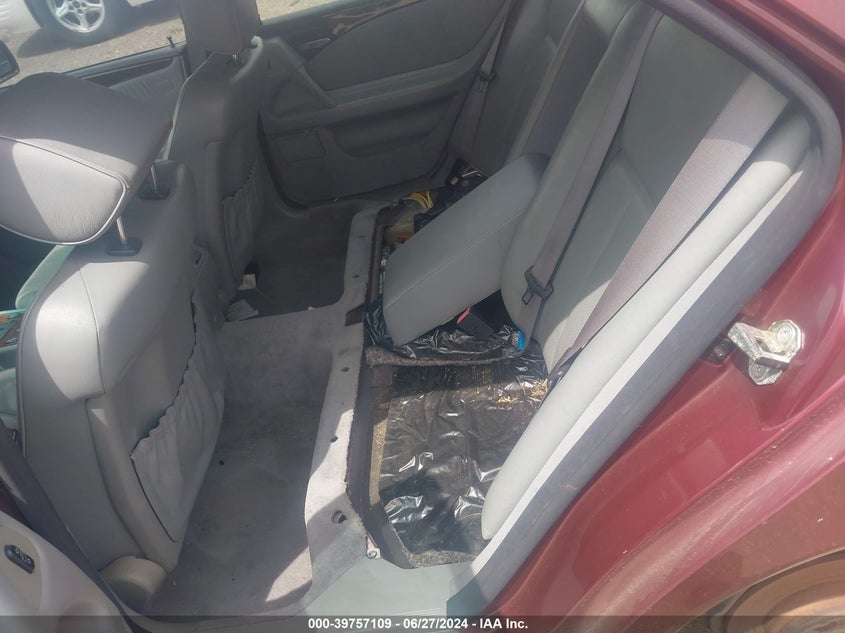 1996 Mercedes-Benz E 320 VIN: WDBJF55F1TJ015570 Lot: 39757109