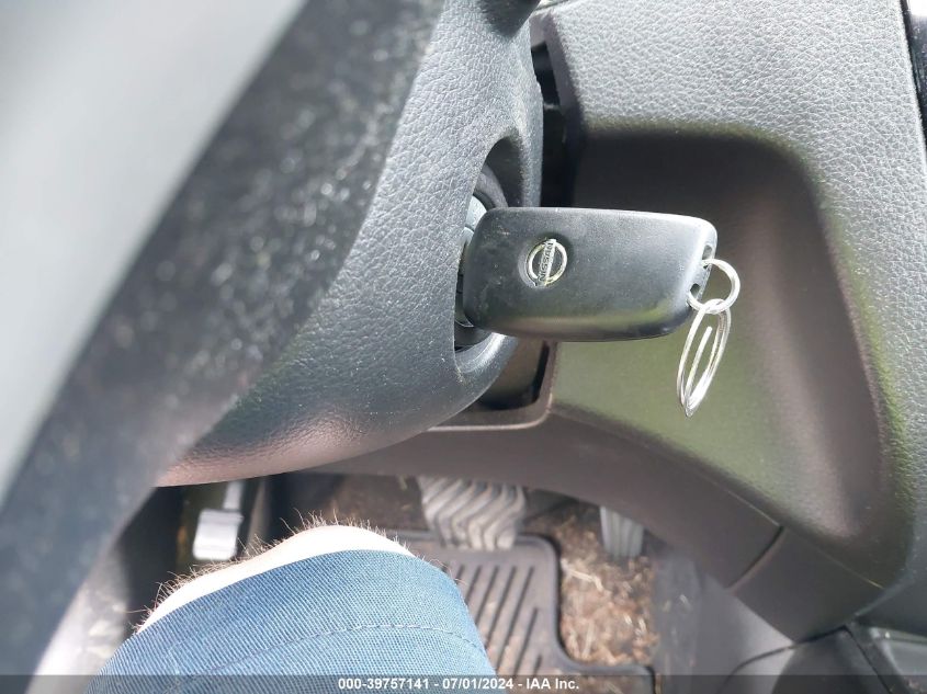 2015 Nissan Rogue S VIN: KNMAT2MV4FP530937 Lot: 39757141