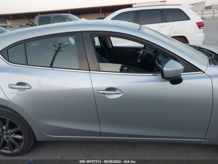 3MZBN1L33JM267084 2018 Mazda Mazda3 Touring