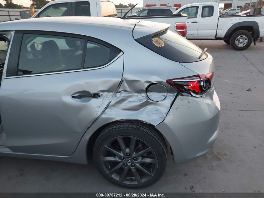 3MZBN1L33JM267084 2018 Mazda Mazda3 Touring