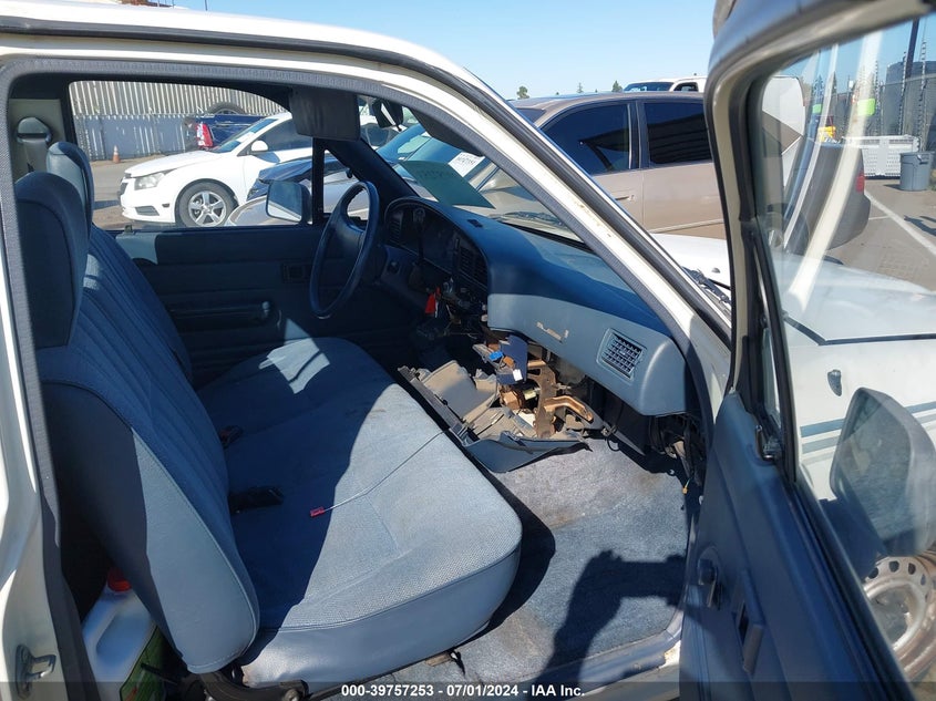 1989 Toyota Pickup 1/2 Ton Sht Wheelbase Dlx VIN: JT4RN81P9K0032824 Lot: 39757253